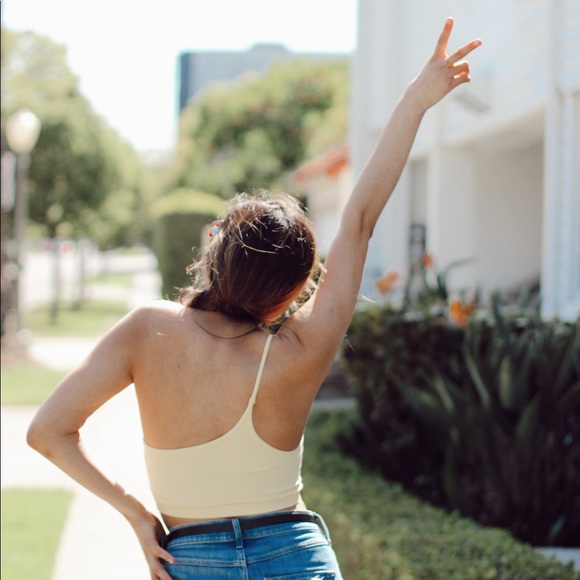 π Pale Yellow Ribbed One Shoulder Bralette Crop - Picture 3 of 5